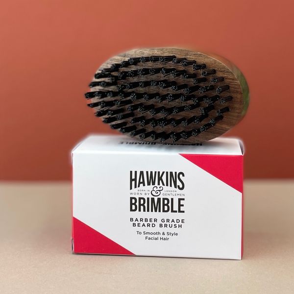 Щетка для бороды Hawkins & Brimble Beard Brush 8 см х 5 см х 3,5 см К78 фото